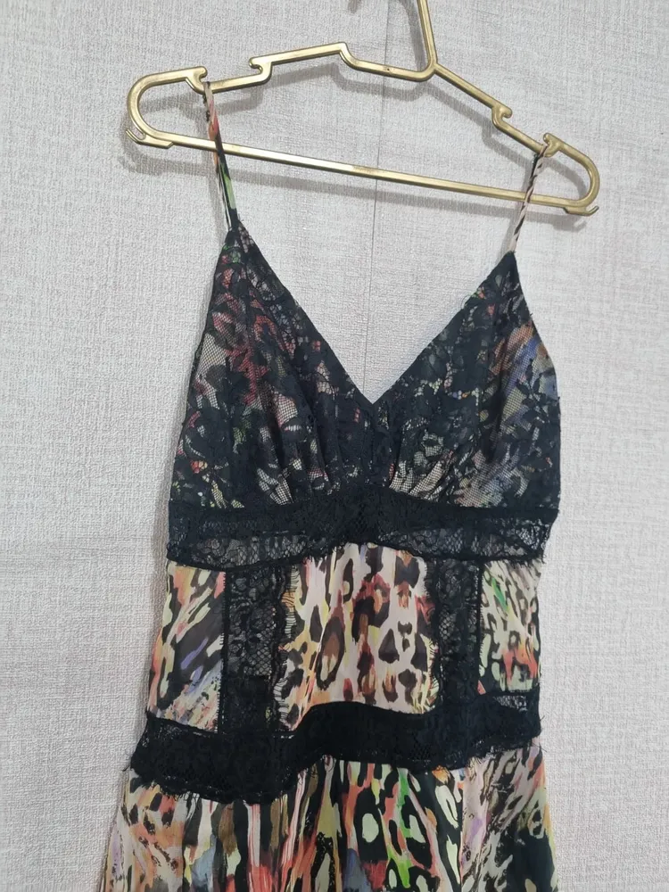 Vestido longo estampado com detalhes em renda Shop 126