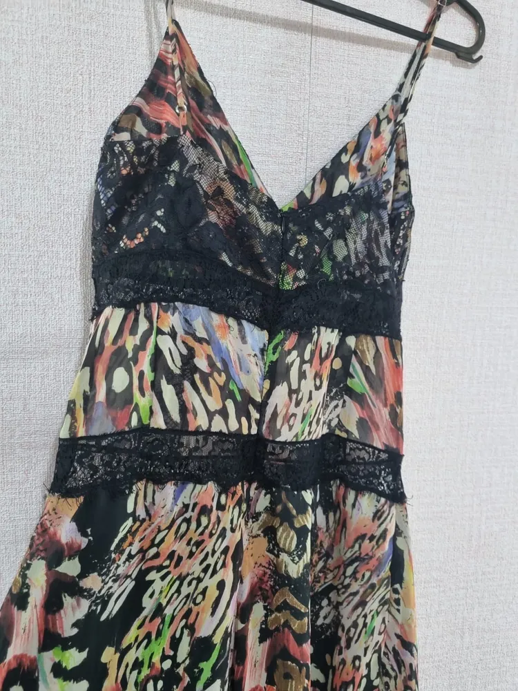 Vestido longo estampado com detalhes em renda Shop 126