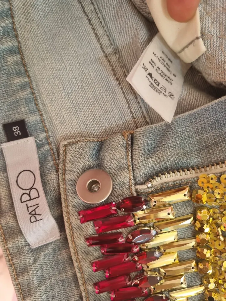 Short jeans cravejado PatBo