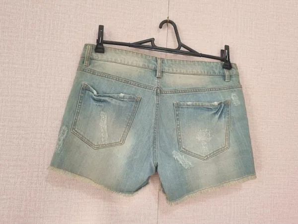 Short jeans cravejado PatBo