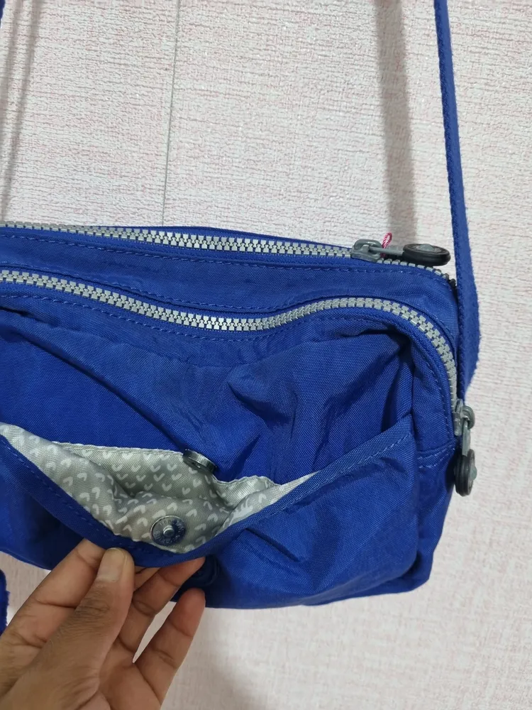 bolsa kipling transversal azul