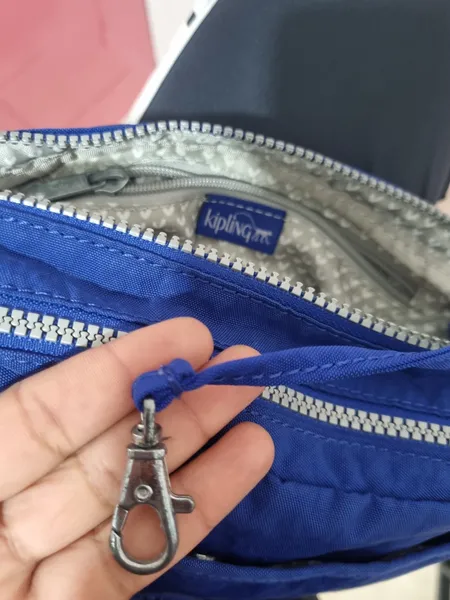 bolsa kipling transversal azul
