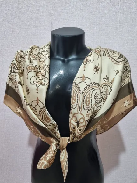 Lenço em seda pura estampado Scarf Me