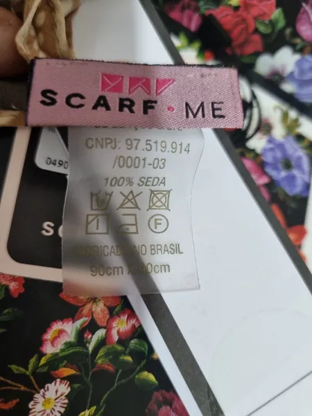 Lenço em seda pura estampado Scarf Me