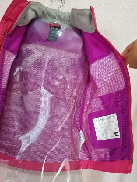 corta vento the north face infantil rosa
