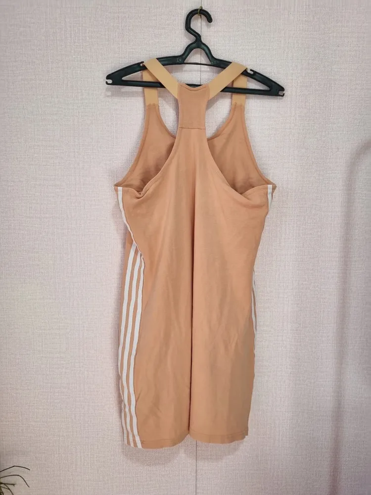 VESTIDO CURTO DE MALHA NUDE ROSADO ADIDAS