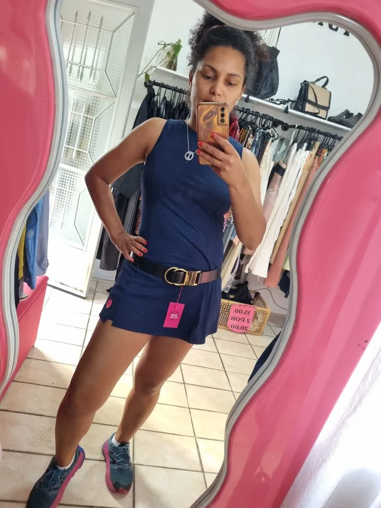 CINTO PRETO EM COURO COM FIVELA DOURADA LE LIS BLANC