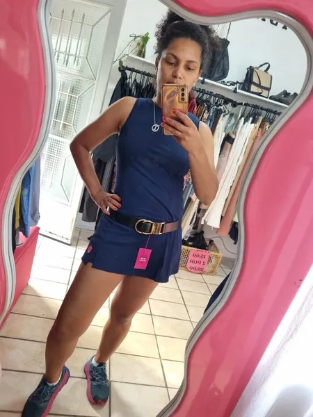 CINTO PRETO EM COURO COM FIVELA DOURADA LE LIS BLANC
