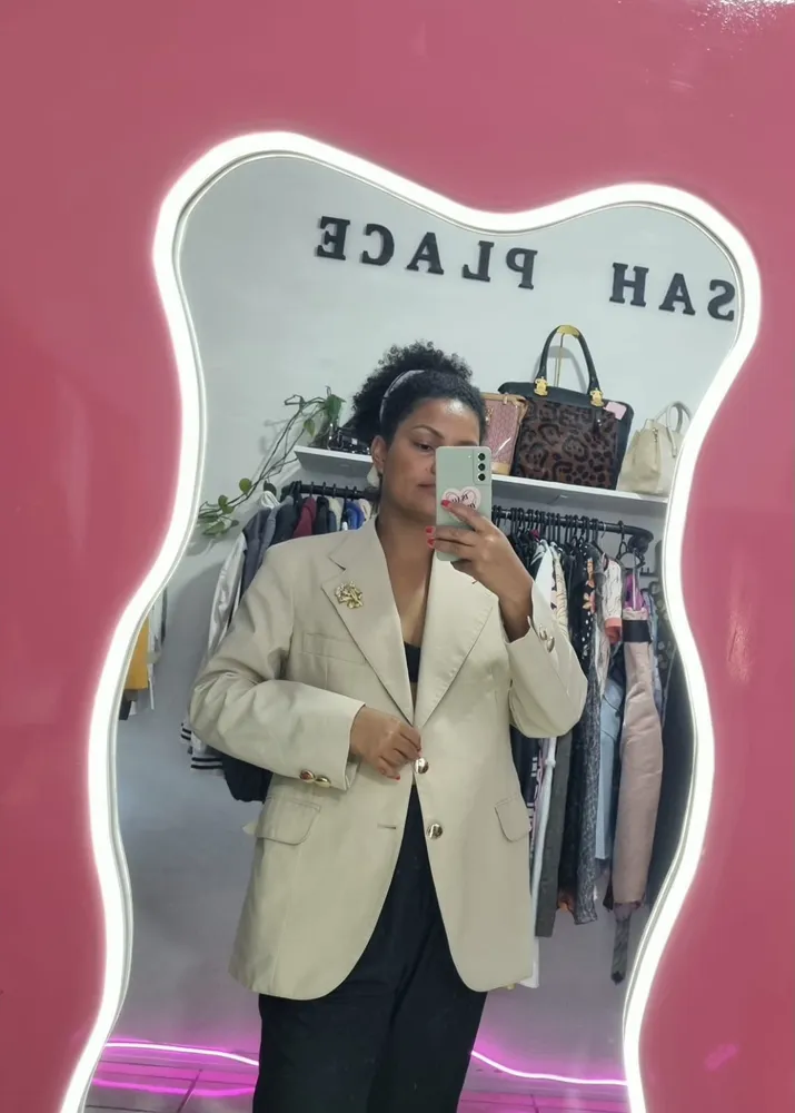 BLAZER BEGA COM BROCHE DOURADO