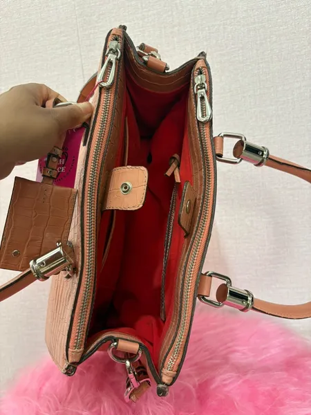 bolsa schutz couro croco nude rosado