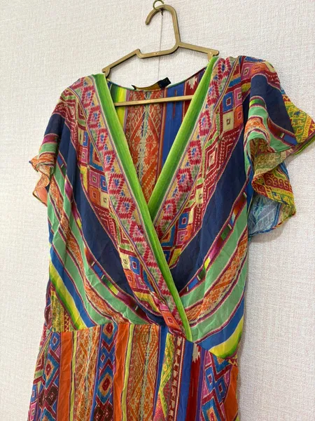 vestido de seda colorido e assimetrico ralph lauren