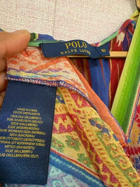 vestido de seda colorido e assimetrico ralph lauren