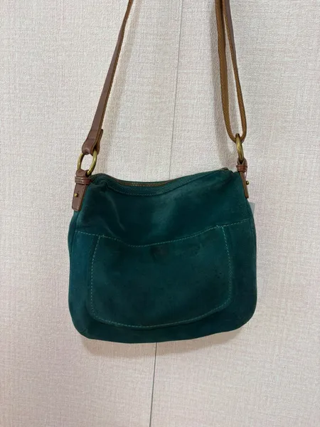 BOLSA TRANSVERSAL DE COURO FOSSIL