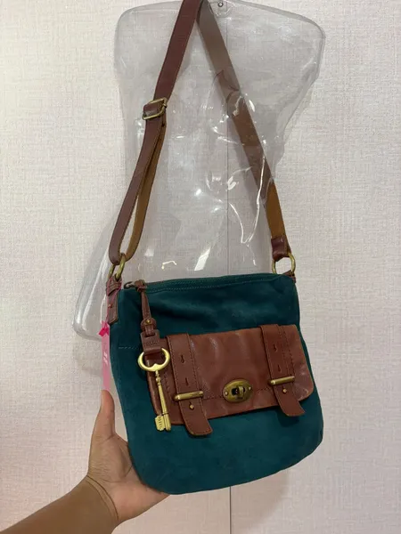 BOLSA TRANSVERSAL DE COURO FOSSIL