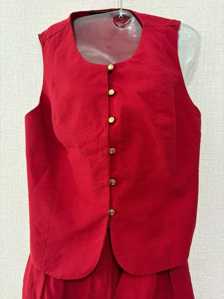 conjunto de alfaiataria short e colete marsala renner
