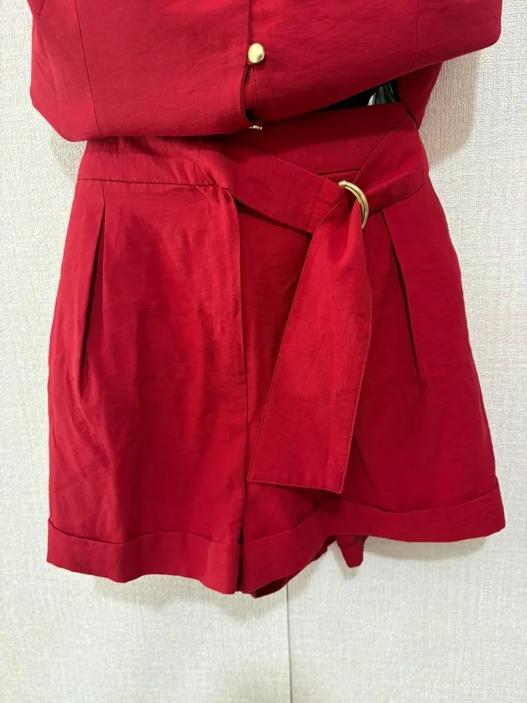 conjunto de alfaiataria short e colete marsala renner