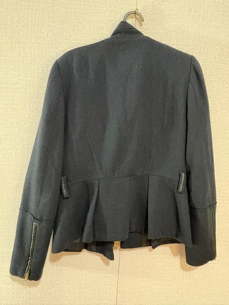 blazer de tecido estruturado e frizado azul marinho
