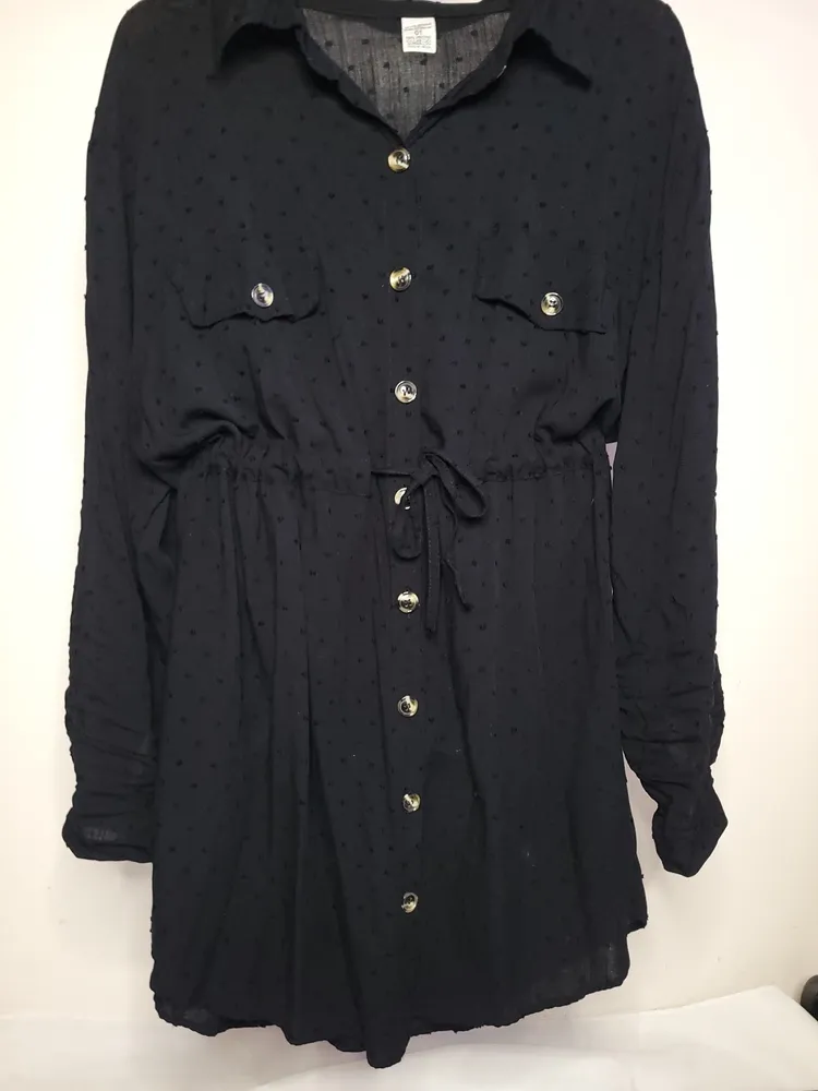 Vestido preto de pipoquinha com botões - Tamanho G1