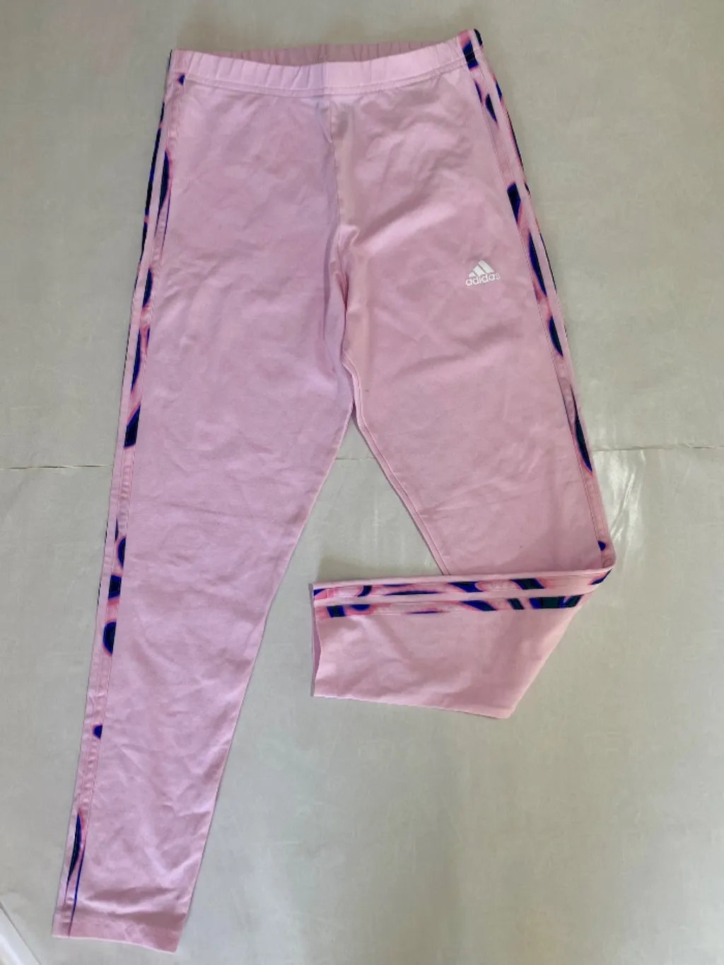 calca legging Adidas
