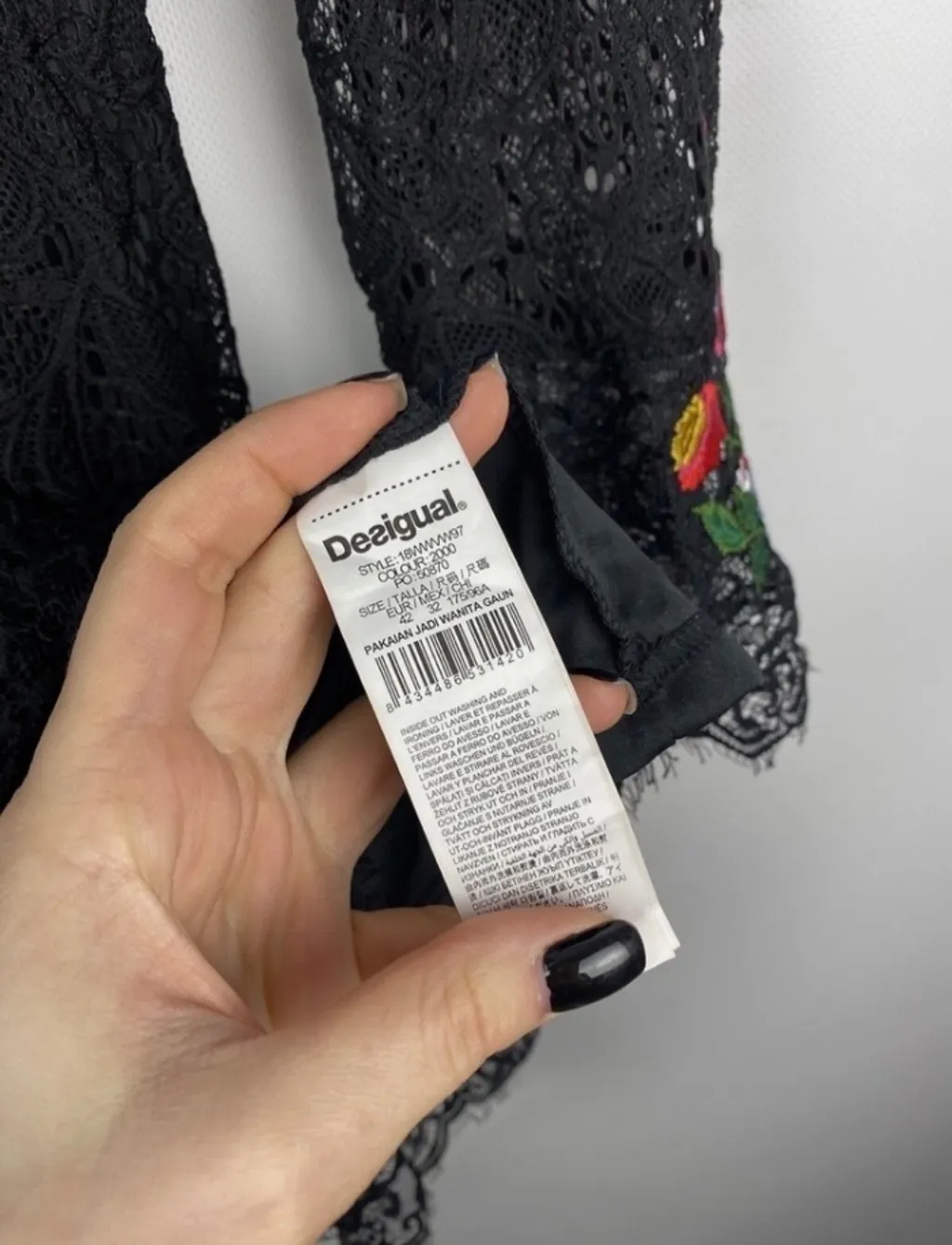 vestido renda marca desigual