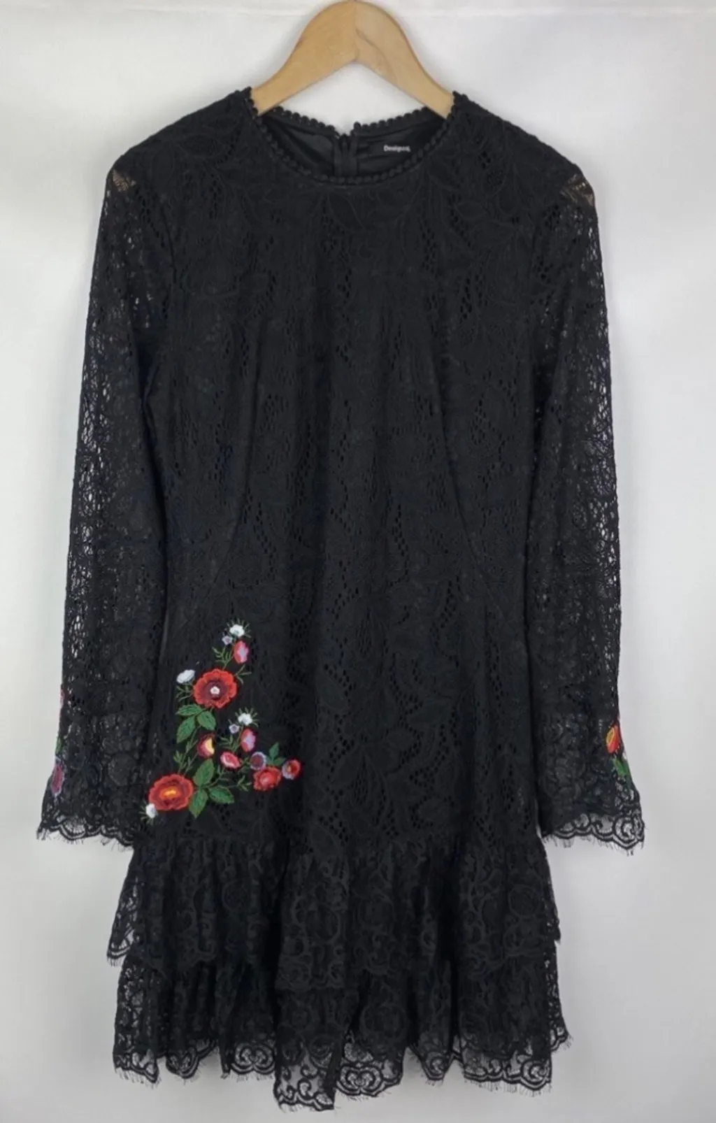 vestido renda marca desigual