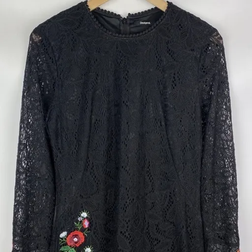 vestido renda marca desigual