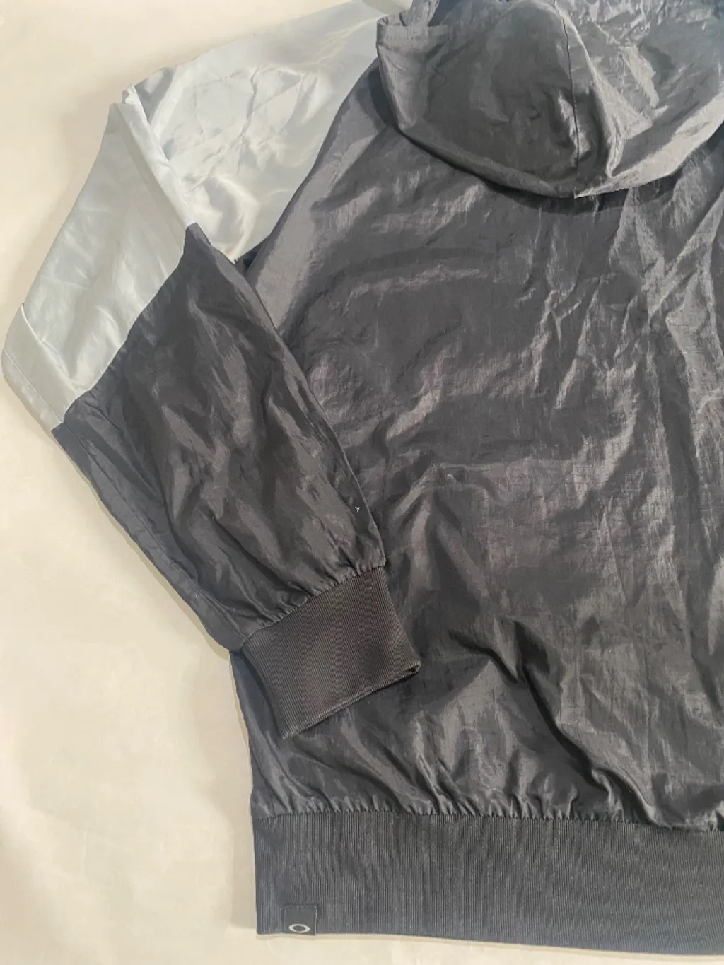 jaqueta oakley corta vento