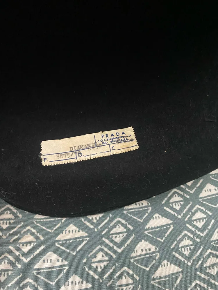 chapeu vintage prada
