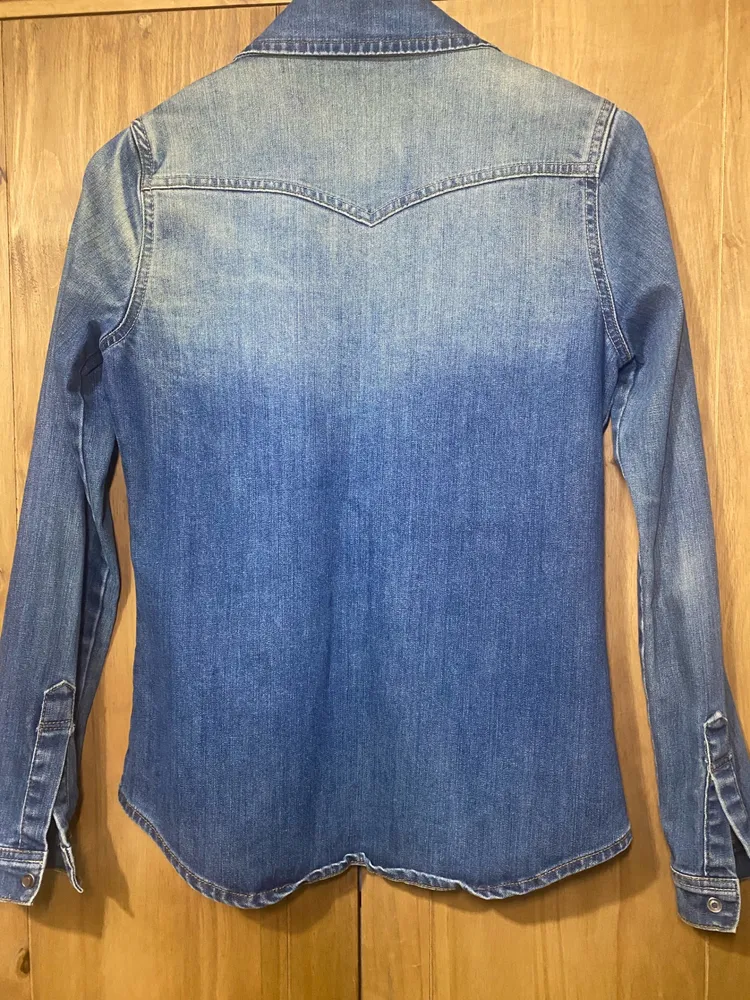 camisa jeans feminina