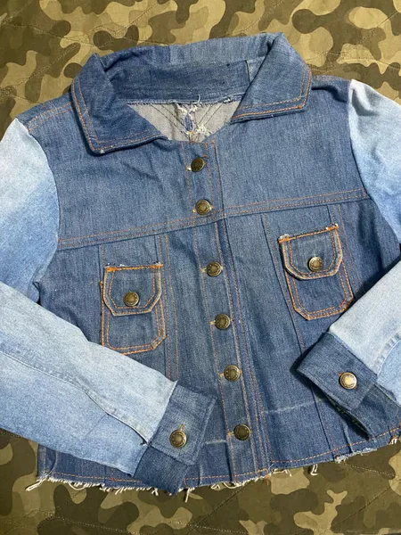 jaqueta jeans cropped