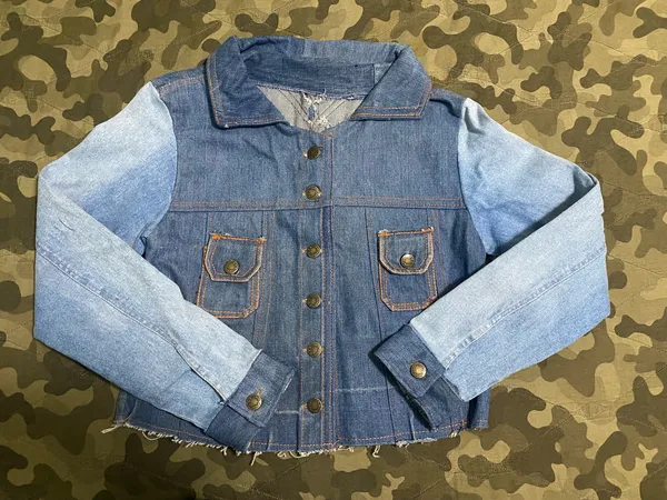 jaqueta jeans cropped