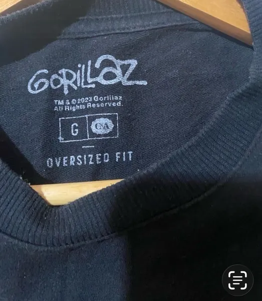 camiseta oversized gorillaz