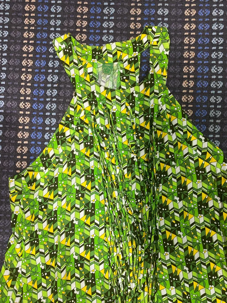 vestido decotado  farm verde e amarelo