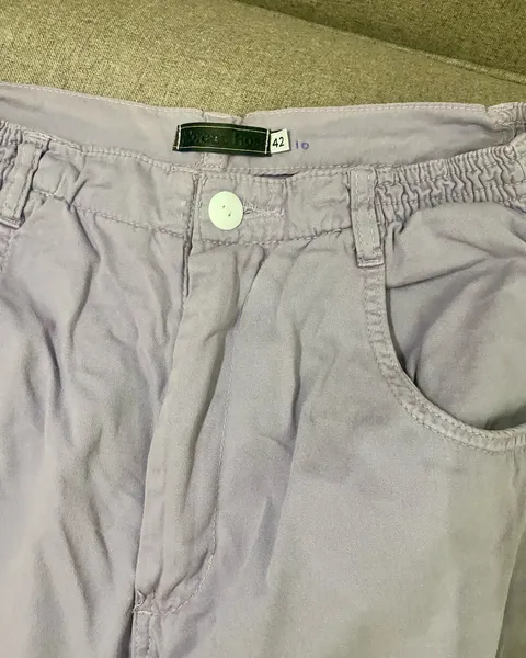 calça em sarja lilas morena rosa