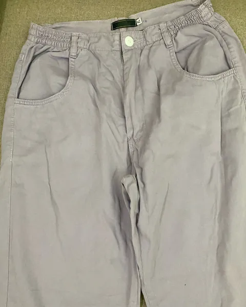 calça em sarja lilas morena rosa