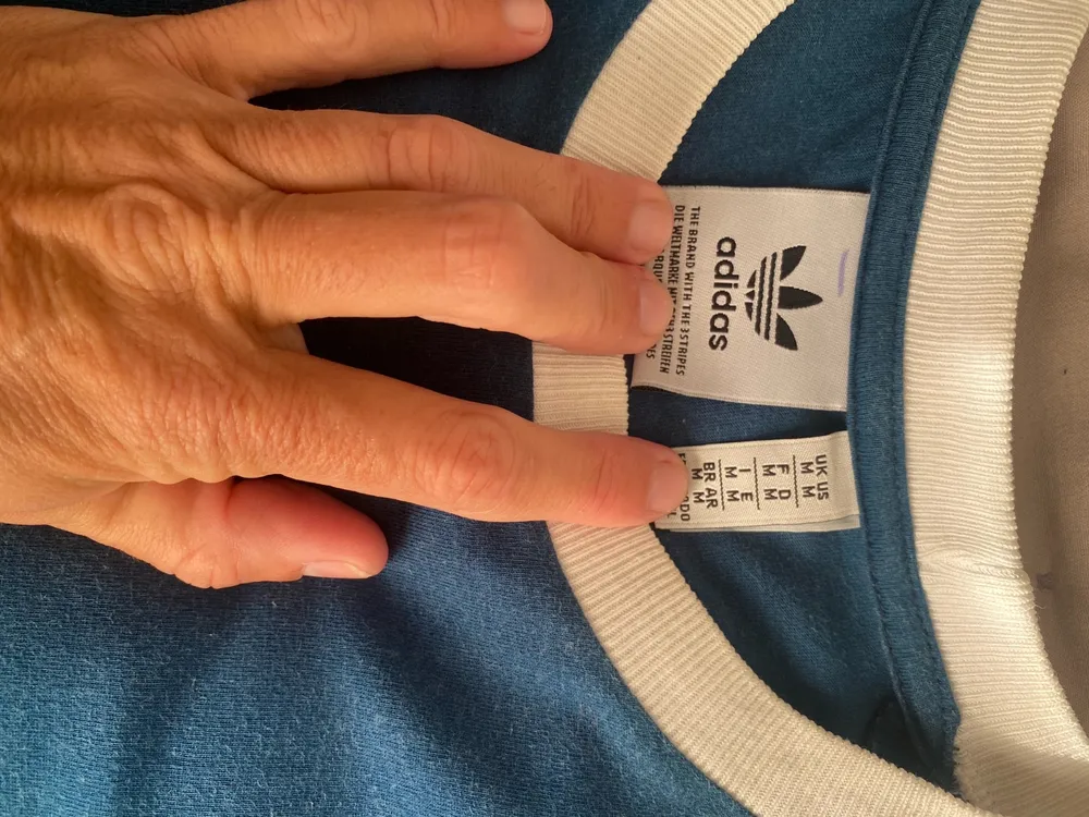 camiseta  adidas originals
