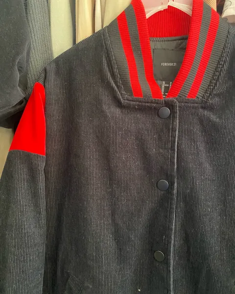 jaqueta colegial FOREVER  21