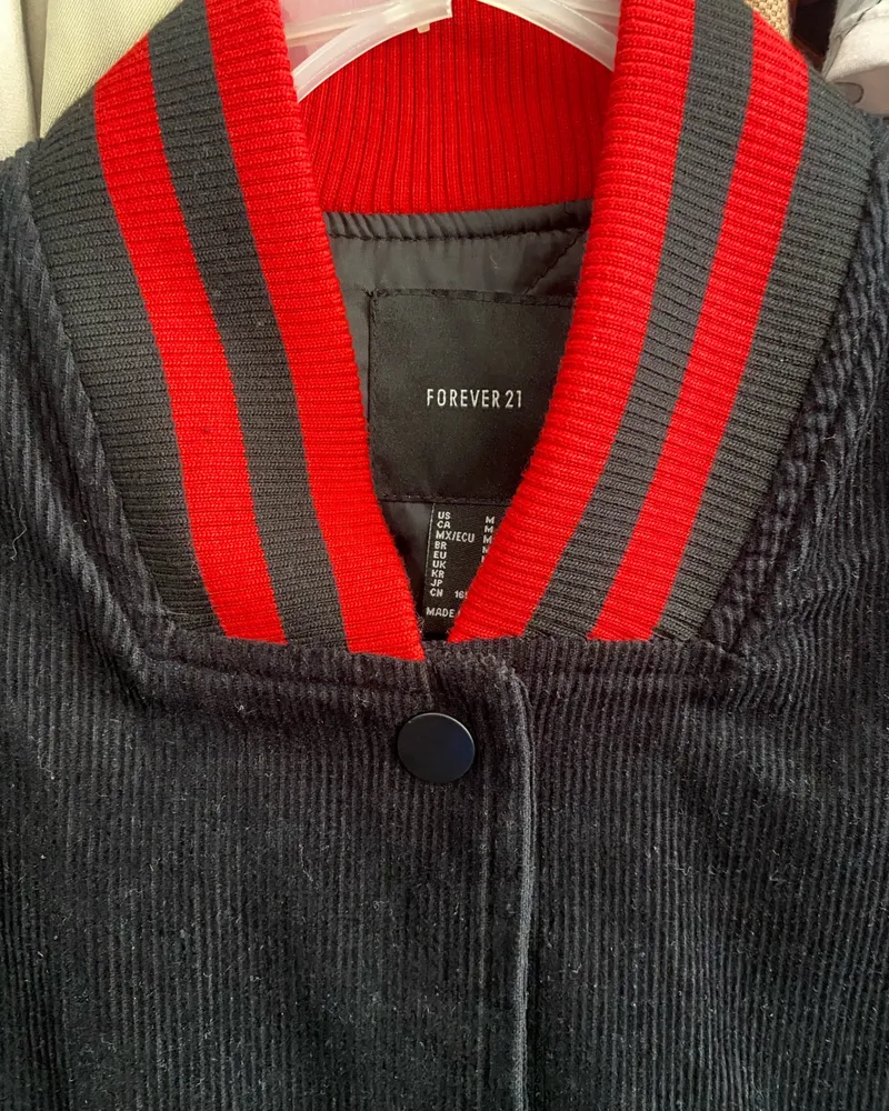 jaqueta colegial FOREVER  21