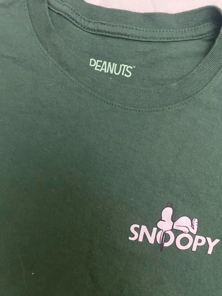 camiseta verde peanuts snoopy