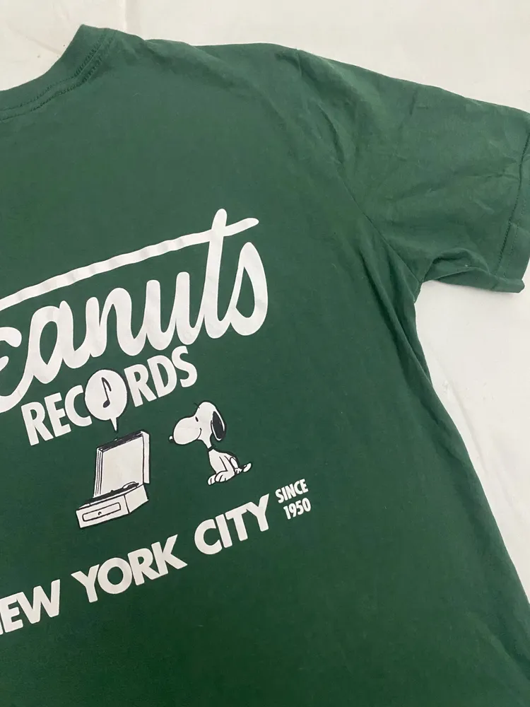 camiseta verde peanuts snoopy
