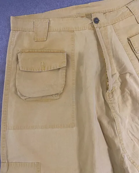 calça amarela feminina