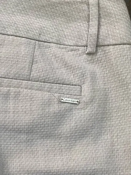 calça social feminina Calvin Klein