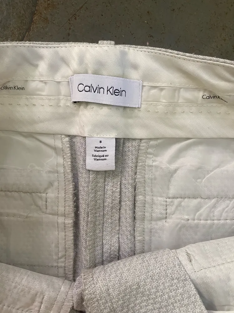 calça social feminina Calvin Klein