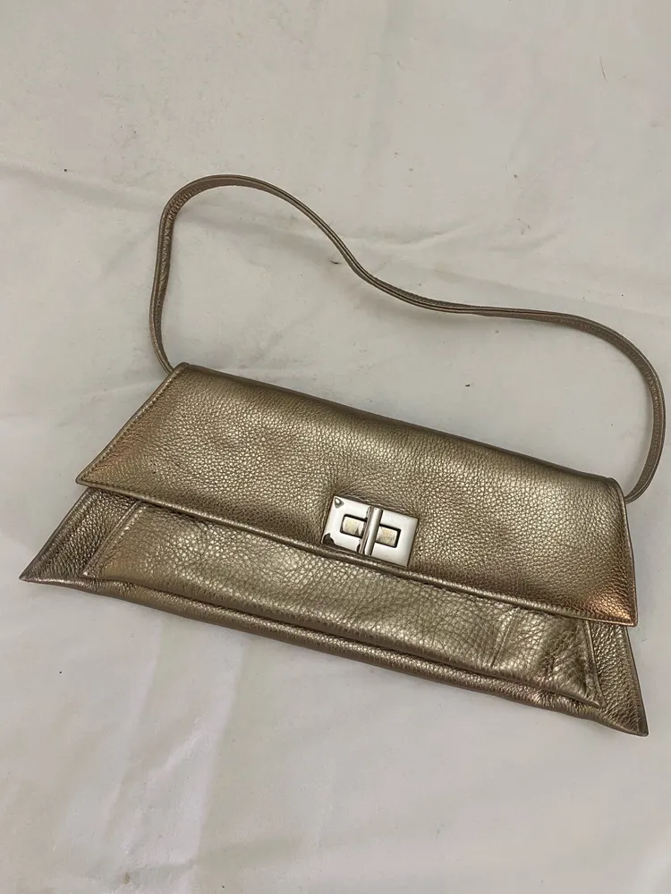 bolsa dourada vintage