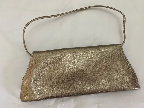 bolsa dourada vintage