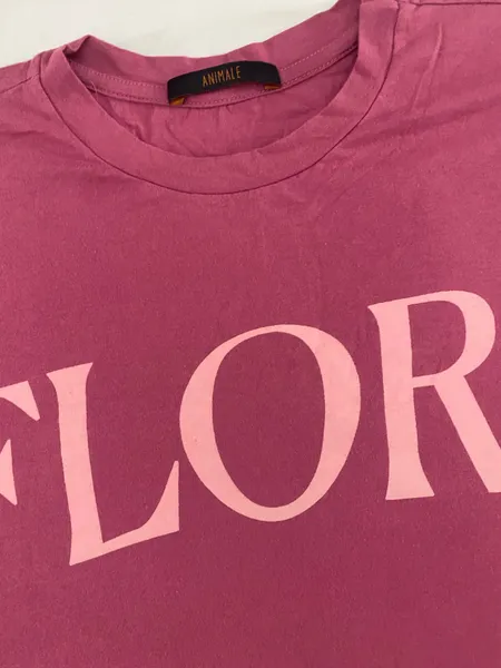 cropped animale flora M