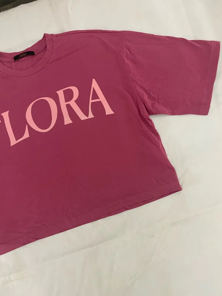 cropped animale flora M