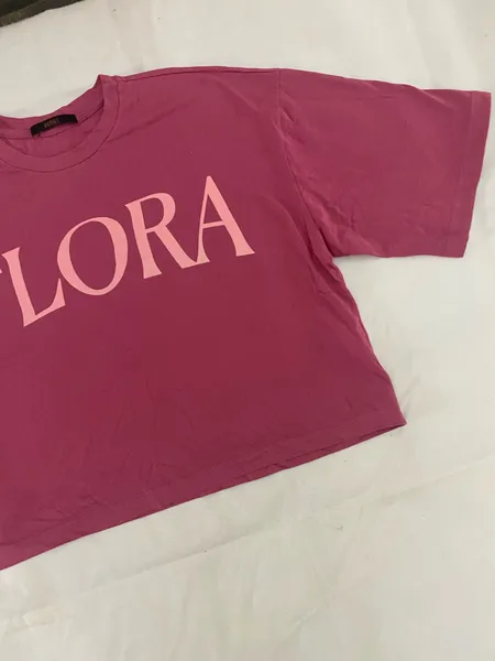 cropped animale flora M