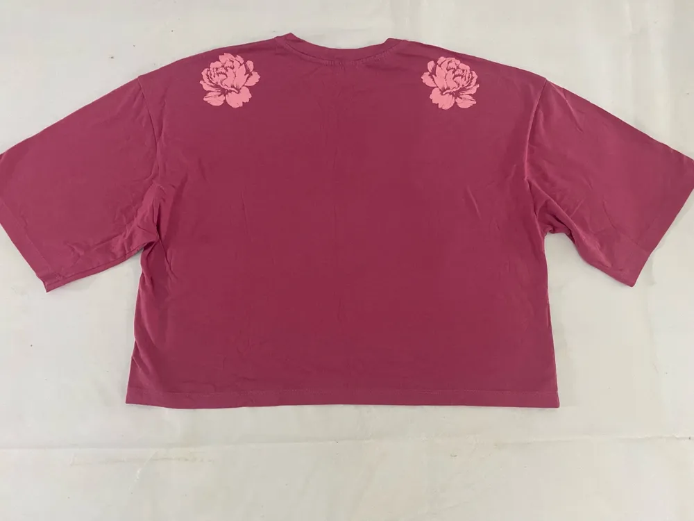 cropped animale flora M