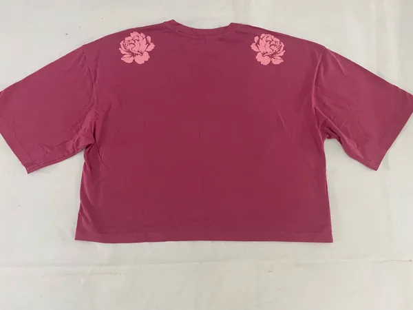 cropped animale flora M